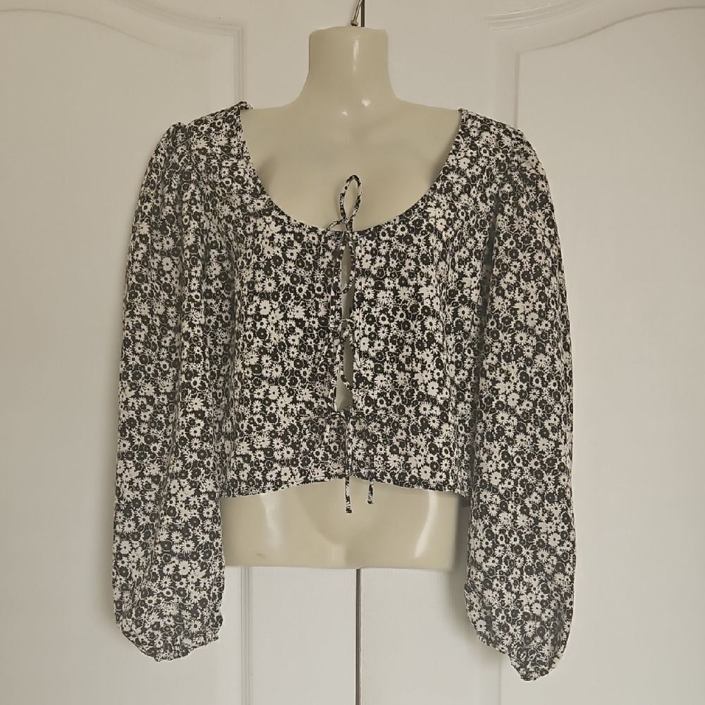 Levi's Black and White Smocked Crop Blouse